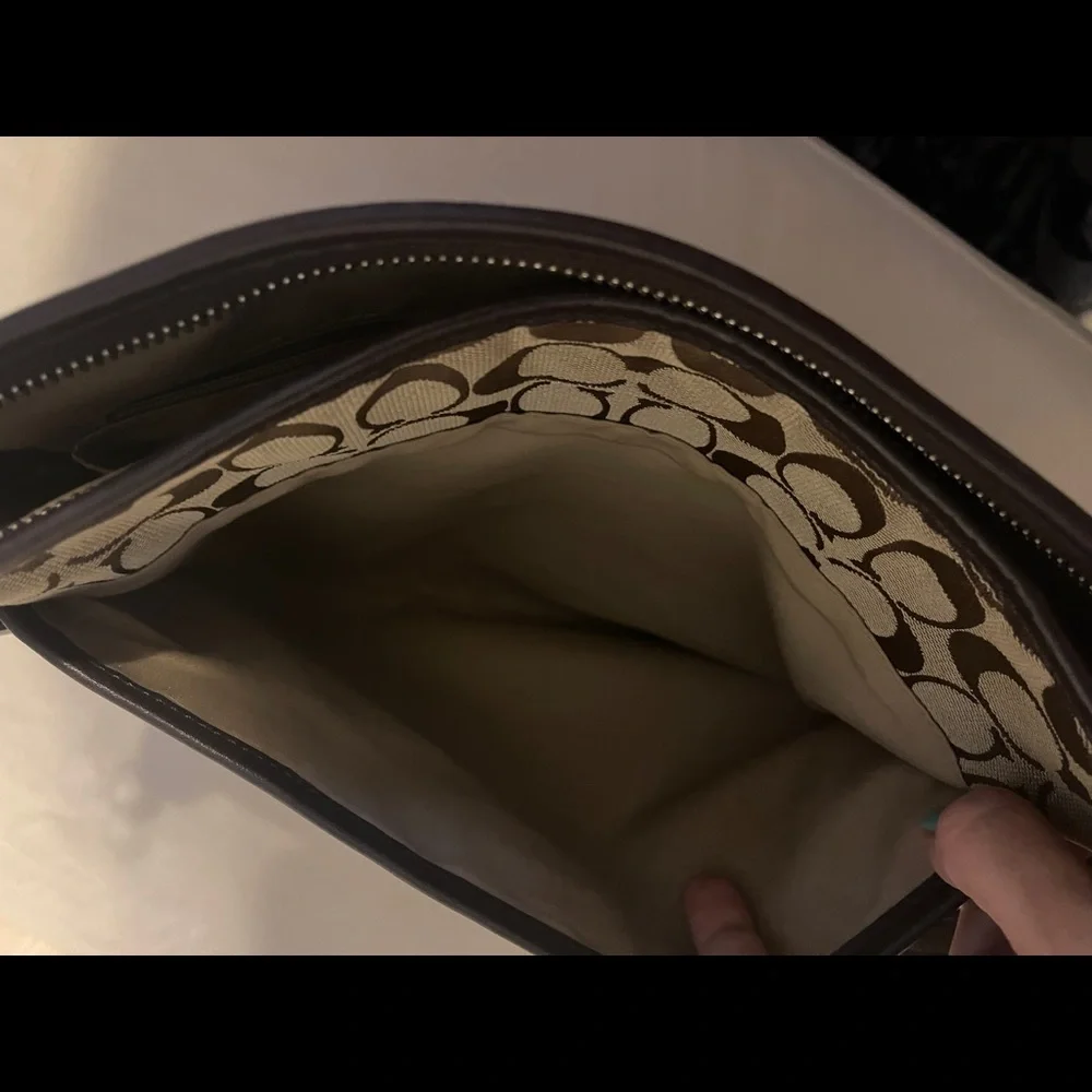 Authentic Coach Crossbody - Picture 10 of 12